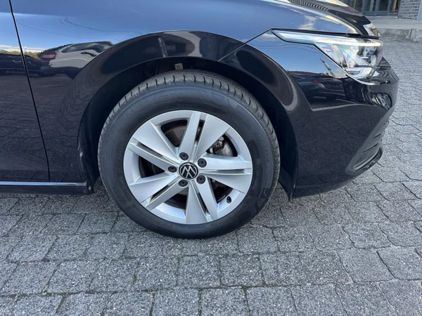VOLKSWAGEN Golf VIII SW (2023) — foto 17 van 24