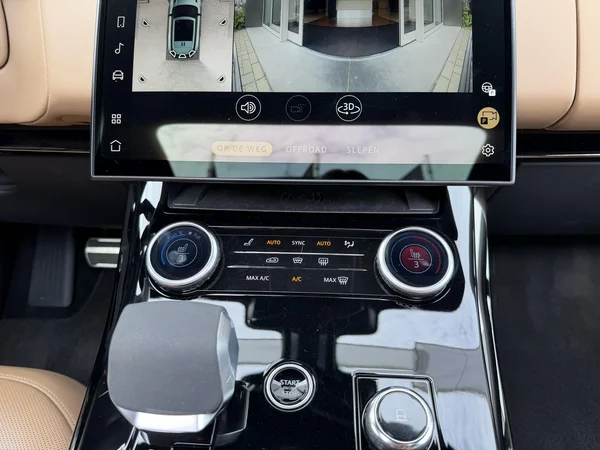 Land Rover Range Rover Sport (2023) — foto 10 van 40