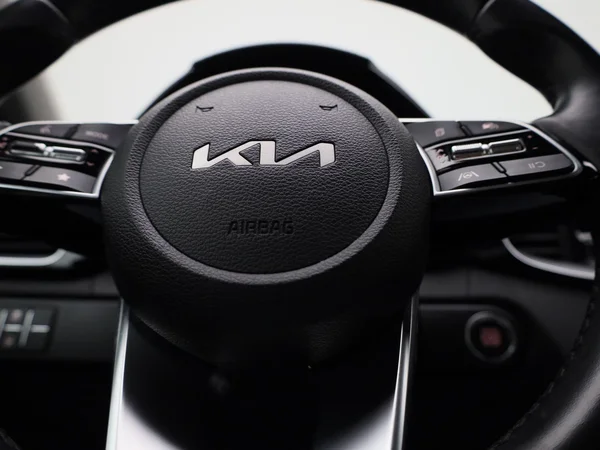 Kia cee'd (2023) — foto 24 van 39