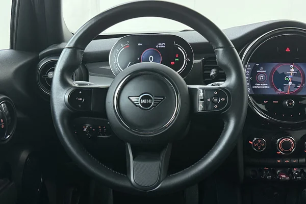 Mini Mini 5 Doors (F55 LCI II) (2021) — foto 2 van 16