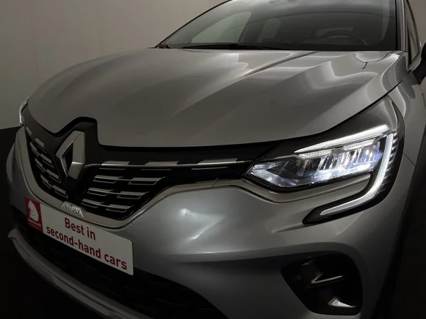 RENAULT Captur (2022) — foto 21 van 28