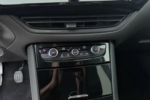 Opel Grandland (2022) — foto 9 van 21