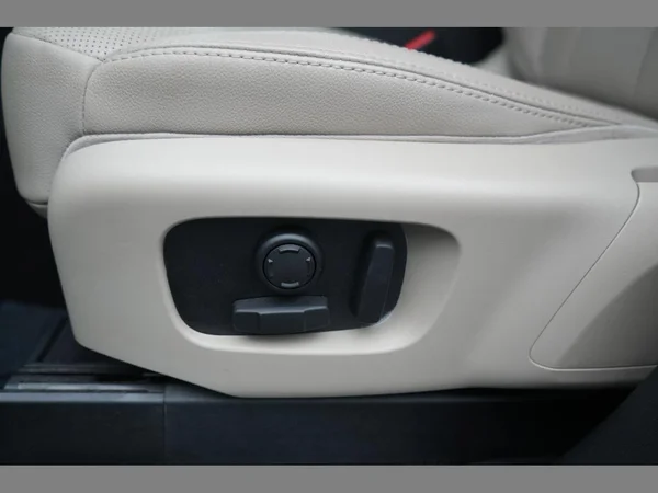 LAND ROVER Discovery Dsl (2019) — foto 2 van 31