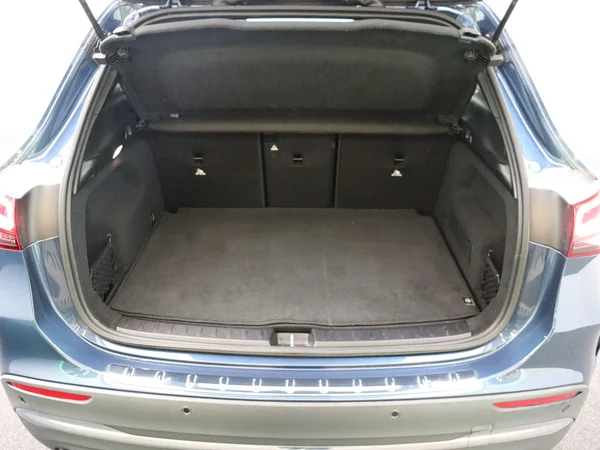 Mercedes-Benz GLA (2022) — foto 19 van 30