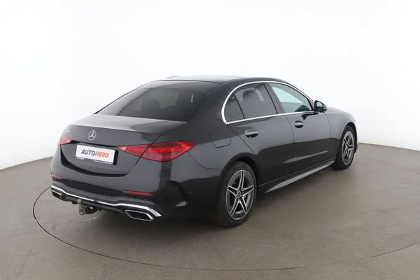 Mercedes-Benz C-Klasse (2024) — foto 15 van 18
