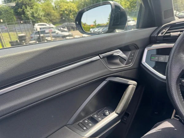 AUDI Q3 (2019) — foto 7 van 24