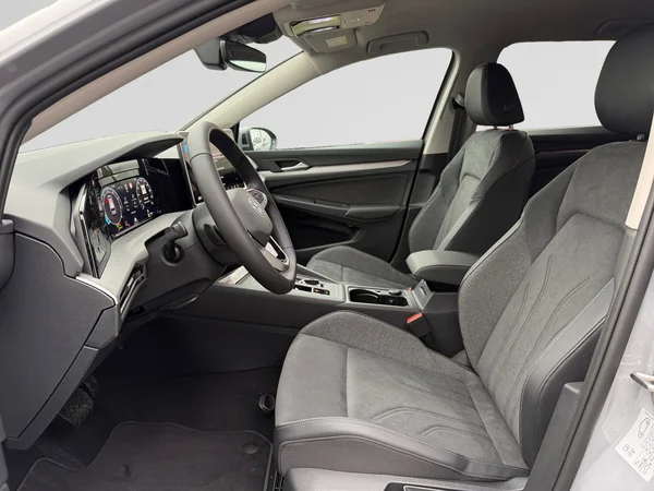 VOLKSWAGEN Golf VIII SW (2026) — foto 3 van 18