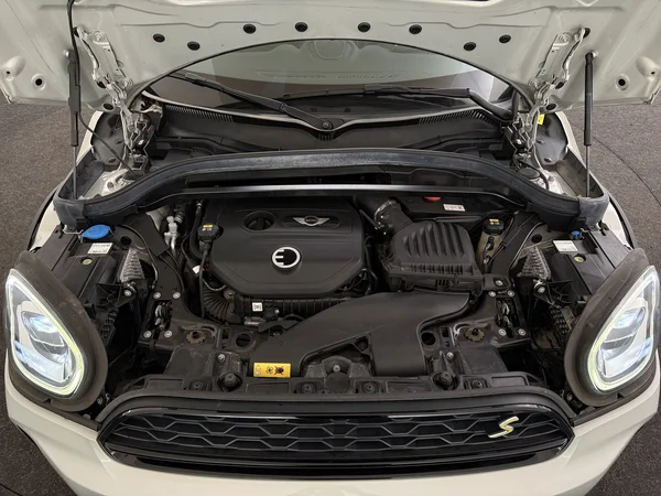 MINI Cooper SE Countryman (2021) — foto 6 van 34