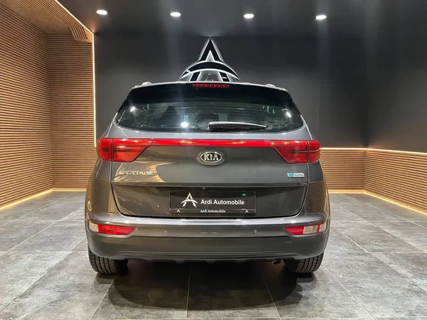 Kia Sportage (2016) — foto 16 van 20