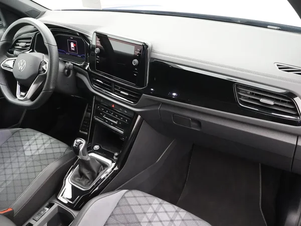 Volkswagen T-Roc (2023) — foto 3 van 26