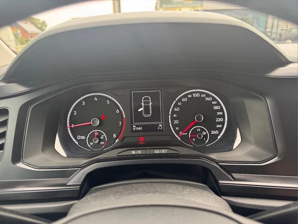 VOLKSWAGEN Polo (2021) — foto 12 van 14