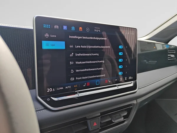 VOLKSWAGEN Tiguan (2026) — foto 11 van 19