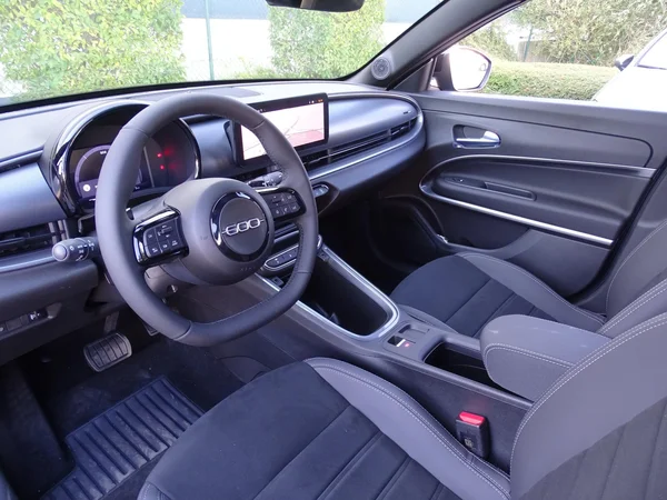 Fiat 600 (2026) — foto 2 van 18