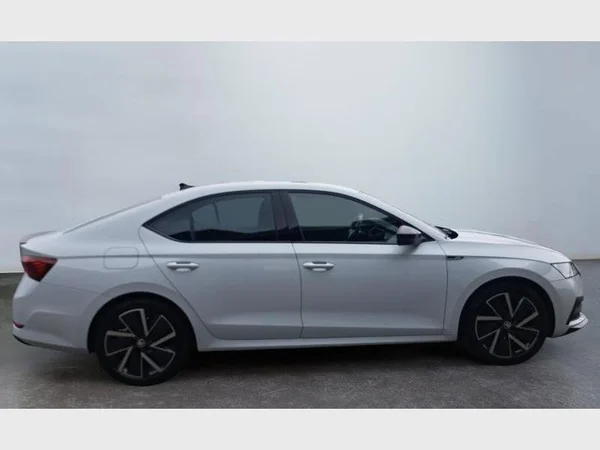 Skoda OCTAVIA (2024) — foto 18 van 23