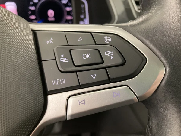 VOLKSWAGEN Tiguan Allspace (2021) — foto 17 van 36