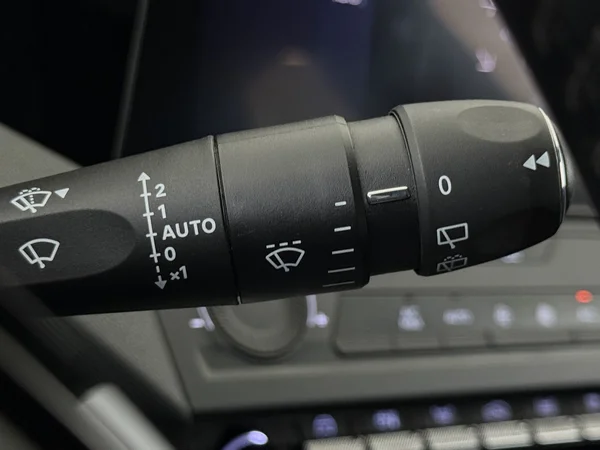 PEUGEOT 308 (2023) — foto 17 van 27