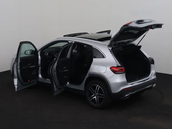 MERCEDES GLA 180 (2022) — foto 29 van 30