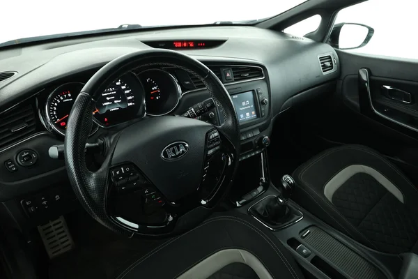 Kia cee'd (2017) — foto 2 van 16