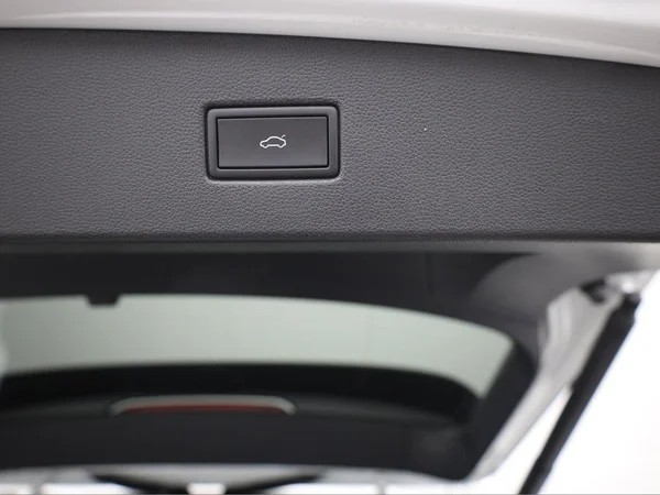 VOLKSWAGEN Tiguan (2023) — foto 3 van 23