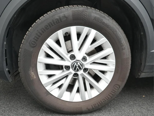 VOLKSWAGEN T-Roc (2021) — foto 26 van 26