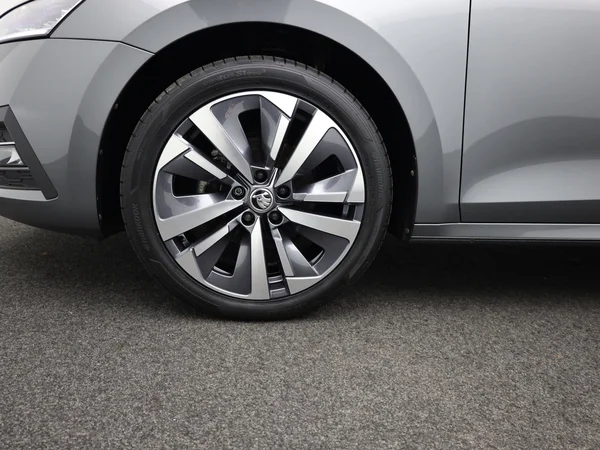 SKODA Octavia Combi (2023) — foto 13 van 20