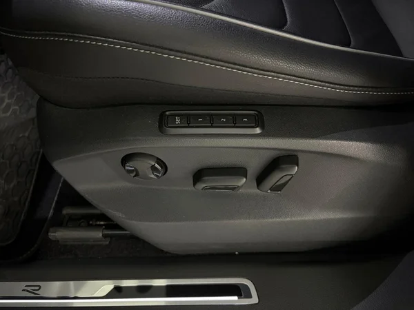VOLKSWAGEN Tiguan eHybrid (PHEV) (2022) — foto 4 van 15