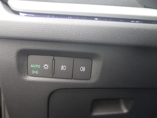 SKODA Octavia Combi (2024) — foto 3 van 33