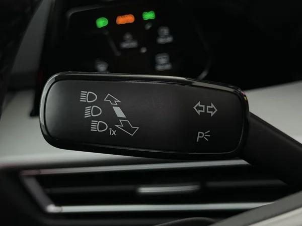 VOLKSWAGEN Golf Variant (2025) — foto 16 van 29
