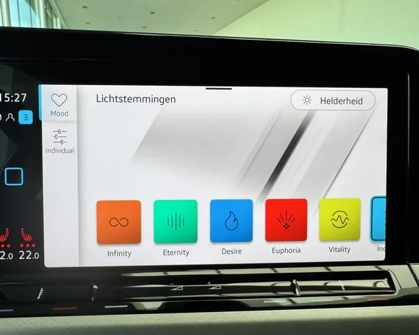 Volkswagen Golf (2021) — foto 21 van 30