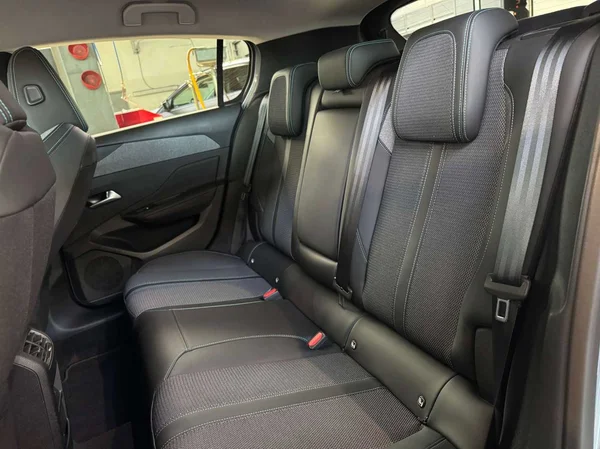 Peugeot 308 (2023) — foto 12 van 14