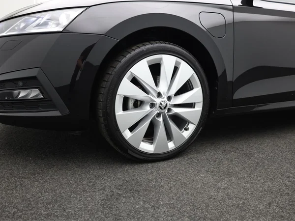 SKODA Octavia Combi (2024) — foto 4 van 21