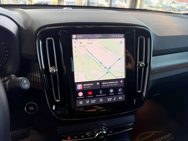 Volvo XC40 (2025) — foto 5 van 18