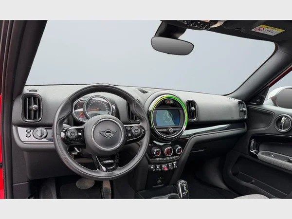 MINI COOPER COUNTRYMAN (2019) — foto 12 van 27