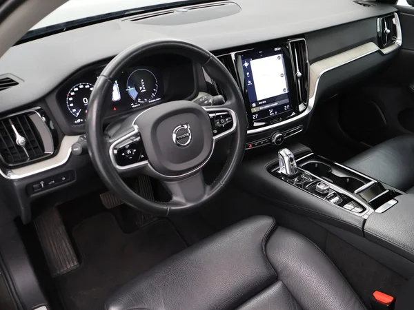 VOLVO V60 (2019) — foto 10 van 27
