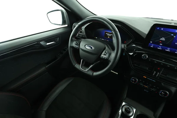 Ford Kuga (2021) — foto 4 van 16