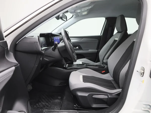 Opel Mokka-e (2023) — foto 3 van 39