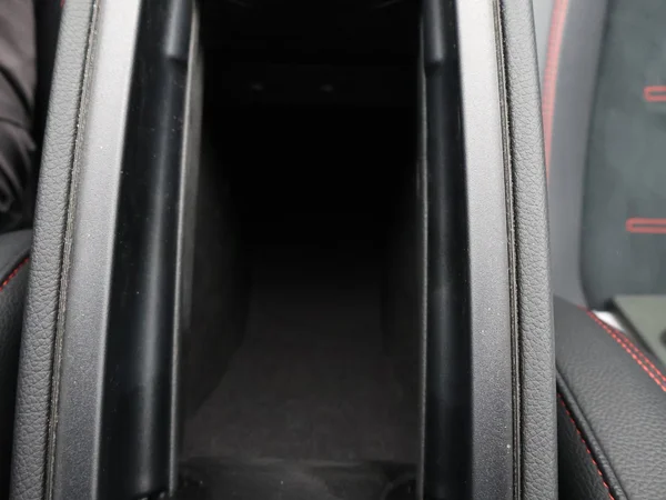 MERCEDES-BENZ GLA 200 (2022) — foto 18 van 29