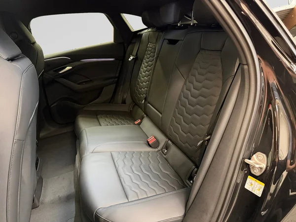 AUDI A6 Sportback e-tron (2026) — foto 15 van 24