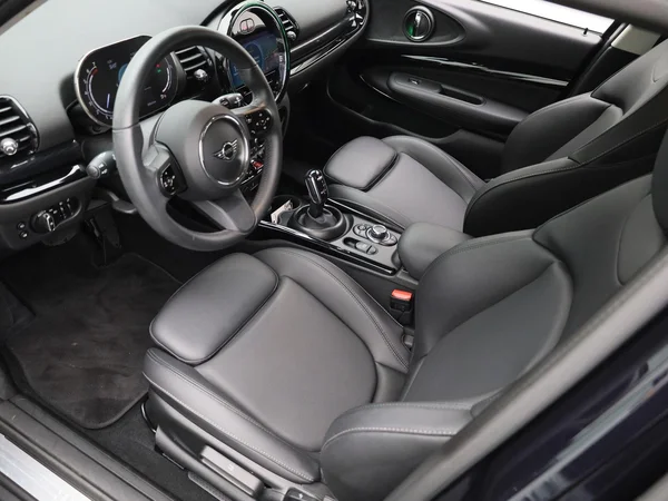 MINI Clubman (2023) — foto 11 van 48