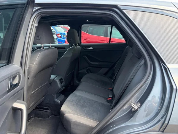 VOLKSWAGEN T-Roc (2022) — foto 11 van 12