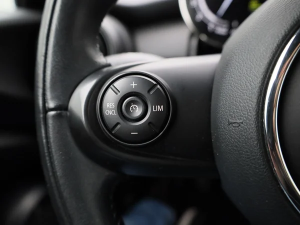 MINI One (2021) — foto 11 van 39
