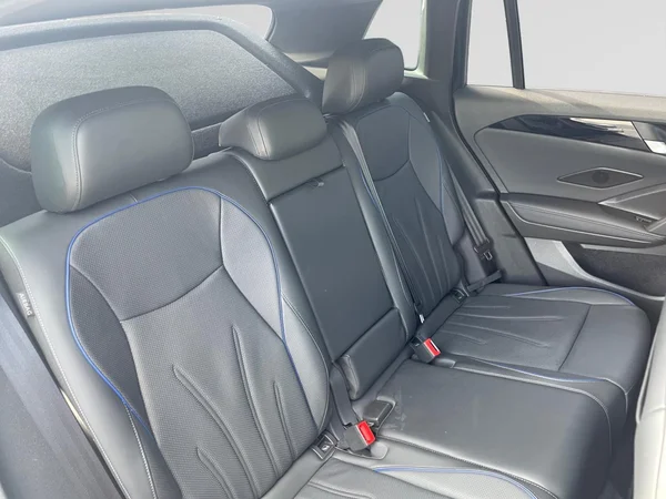 VOLKSWAGEN Tiguan (2024) — foto 4 van 20