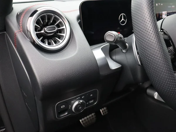 Mercedes-Benz EQB (2026) — foto 27 van 27