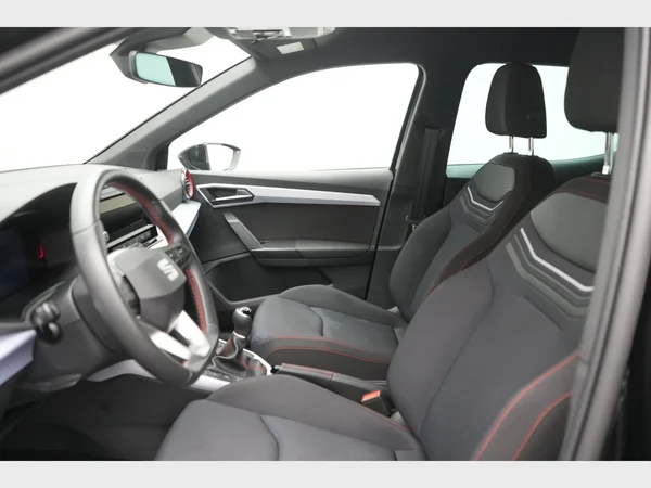 SEAT Arona (2025) — foto 10 van 24