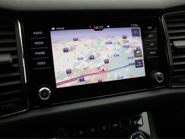SKODA Kodiaq (2019) — foto 8 van 21
