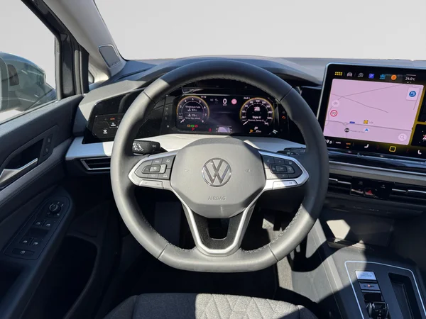 VOLKSWAGEN Golf VIII SW (2024) — foto 9 van 12