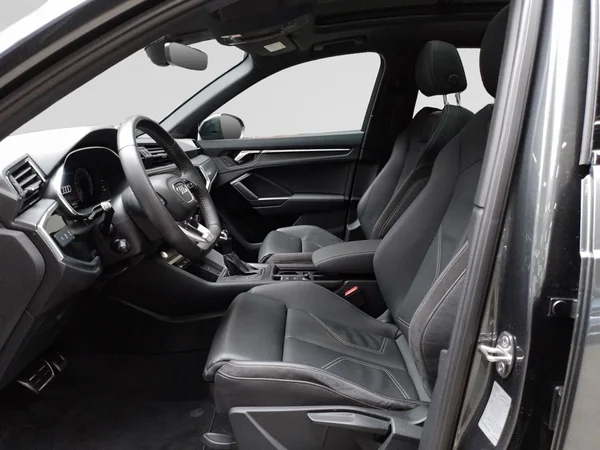 AUDI Q3 (2019) — foto 2 van 22