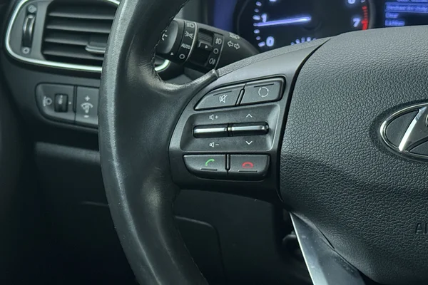Hyundai i30 (2019) — foto 5 van 18