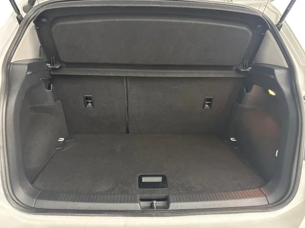 VOLKSWAGEN T-Cross (2023) — foto 9 van 28