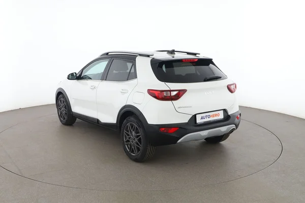 Kia Stonic (2022) — foto 10 van 16